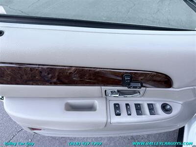 2010 Mercury Grand Marquis LS   - Photo 15 - Reseda, CA 91335