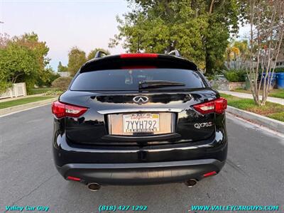 2015 INFINITI QX70   - Photo 6 - Reseda, CA 91335