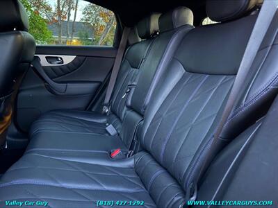 2015 INFINITI QX70   - Photo 27 - Reseda, CA 91335