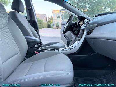 2013 Hyundai ELANTRA GLS   - Photo 10 - Reseda, CA 91335