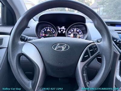 2013 Hyundai ELANTRA GLS   - Photo 15 - Reseda, CA 91335
