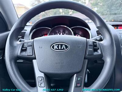2013 Kia Sorento LX - Photo 14 - Reseda, CA 91335