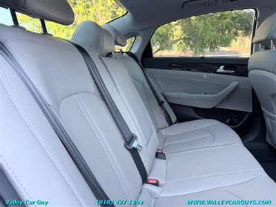 2015 Hyundai SONATA Limited   - Photo 30 - Reseda, CA 91335