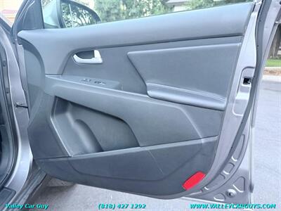 2014 Kia Sportage EX   - Photo 30 - Reseda, CA 91335