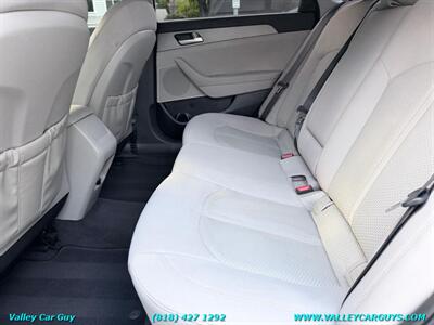 2016 Hyundai SONATA SE   - Photo 19 - Reseda, CA 91335