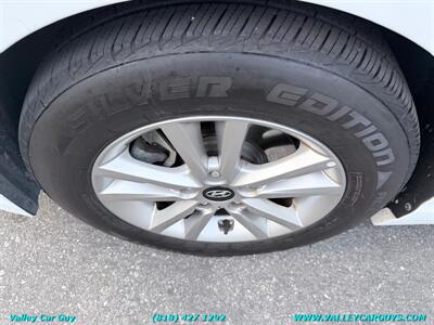 2016 Hyundai SONATA SE   - Photo 23 - Reseda, CA 91335