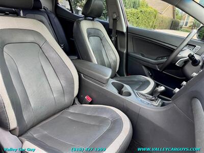 2011 Kia Optima SX Turbo   - Photo 10 - Reseda, CA 91335