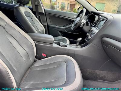 2011 Kia Optima SX Turbo   - Photo 9 - Reseda, CA 91335