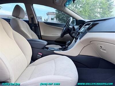 2011 Hyundai SONATA GLS   - Photo 10 - Reseda, CA 91335
