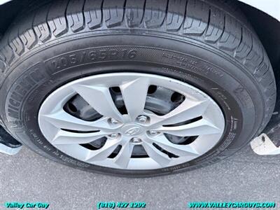 2011 Hyundai SONATA GLS   - Photo 26 - Reseda, CA 91335