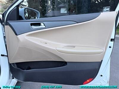 2011 Hyundai SONATA GLS   - Photo 21 - Reseda, CA 91335