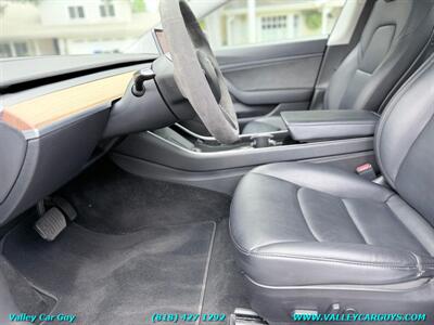 2020 Tesla Model 3 Standard Range Plus   - Photo 14 - Reseda, CA 91335