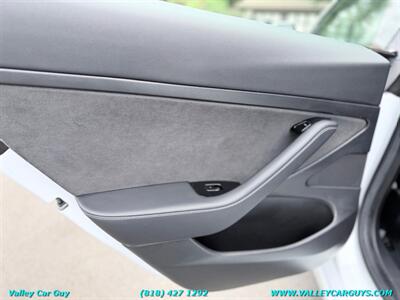 2020 Tesla Model 3 Standard Range Plus - Photo 26 - Reseda, CA 91335