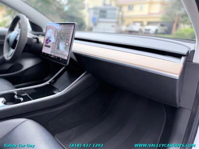 2020 Tesla Model 3 Standard Range Plus   - Photo 10 - Reseda, CA 91335
