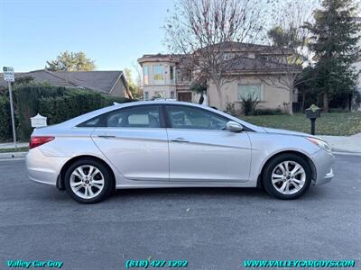 2011 Hyundai SONATA Limited   - Photo 8 - Reseda, CA 91335