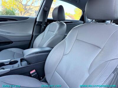 2011 Hyundai SONATA Limited - Photo 14 - Reseda, CA 91335