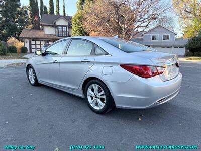 2011 Hyundai SONATA Limited   - Photo 7 - Reseda, CA 91335