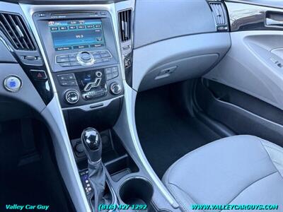 2011 Hyundai SONATA Limited   - Photo 18 - Reseda, CA 91335