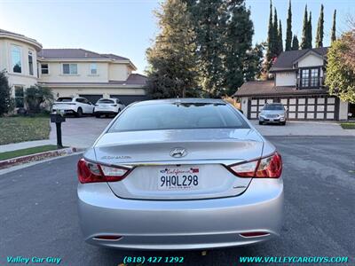 2011 Hyundai SONATA Limited - Photo 6 - Reseda, CA 91335
