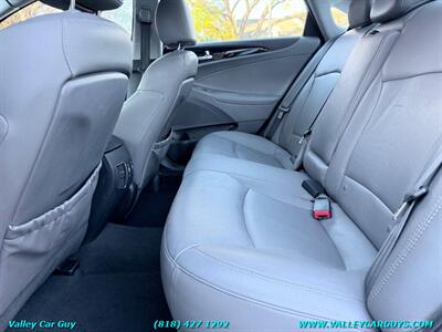 2011 Hyundai SONATA Limited - Photo 21 - Reseda, CA 91335