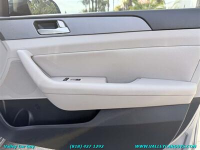 2015 Hyundai SONATA SE - Photo 21 - Reseda, CA 91335