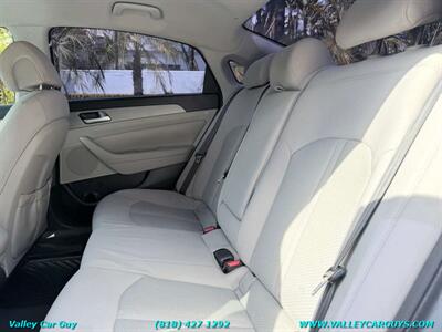 2015 Hyundai SONATA SE - Photo 18 - Reseda, CA 91335