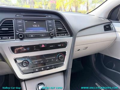 2015 Hyundai SONATA SE - Photo 15 - Reseda, CA 91335