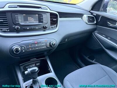 2017 Kia Sorento LX - Photo 15 - Reseda, CA 91335