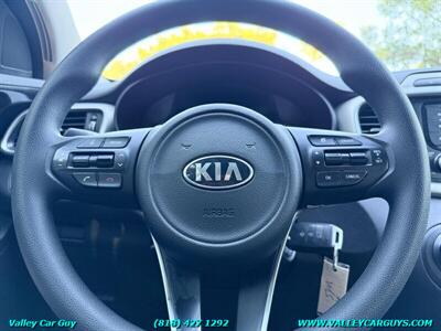 2017 Kia Sorento LX - Photo 13 - Reseda, CA 91335