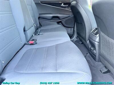 2017 Kia Sorento LX - Photo 20 - Reseda, CA 91335