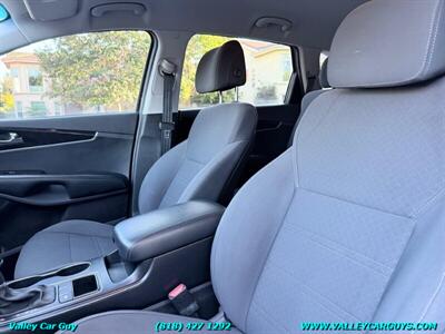 2017 Kia Sorento LX - Photo 12 - Reseda, CA 91335