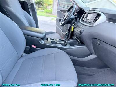 2017 Kia Sorento LX - Photo 9 - Reseda, CA 91335