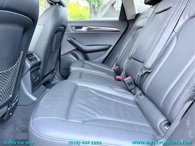 2012 Audi Q5 3.2 quattro Premium   - Photo 18 - Reseda, CA 91335