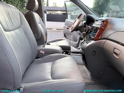 2006 Toyota Sienna XLE Limited 7 Passen - Photo 10 - Reseda, CA 91335