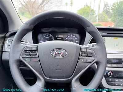 2015 Hyundai SONATA Limited   - Photo 21 - Reseda, CA 91335