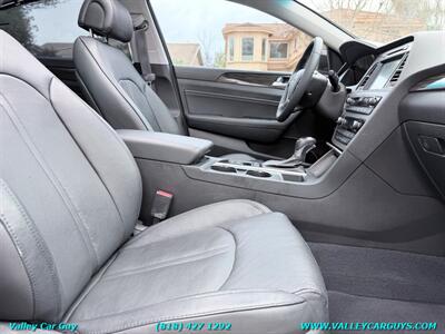 2015 Hyundai SONATA Limited   - Photo 12 - Reseda, CA 91335