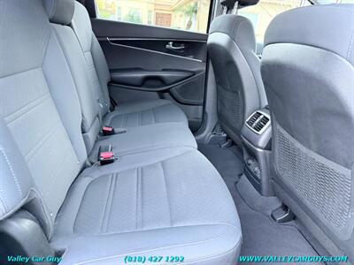 2018 Kia Sorento LX   - Photo 23 - Reseda, CA 91335