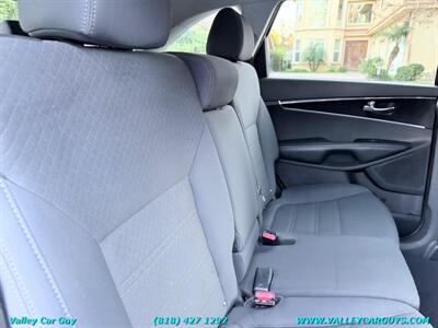 2018 Kia Sorento LX   - Photo 25 - Reseda, CA 91335