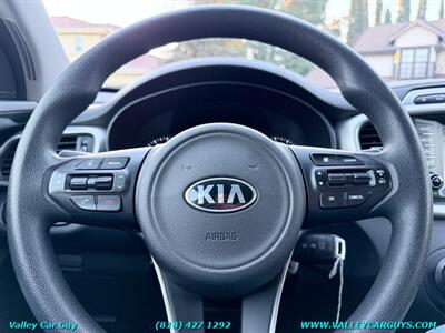 2018 Kia Sorento LX   - Photo 17 - Reseda, CA 91335