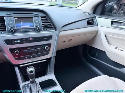 2015 Hyundai SONATA SE   - Photo 13 - Reseda, CA 91335