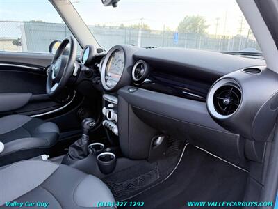 2009 MINI Cooper S S   - Photo 10 - Reseda, CA 91335