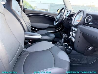 2009 MINI Cooper S S   - Photo 11 - Reseda, CA 91335