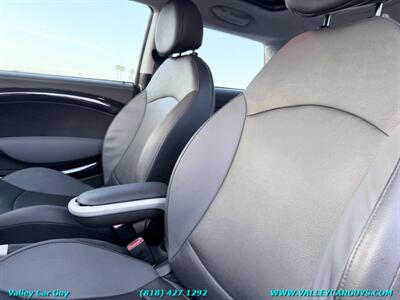 2009 MINI Cooper S S   - Photo 14 - Reseda, CA 91335