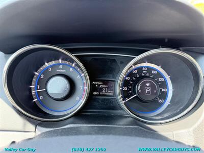 2011 Hyundai SONATA SE - Photo 14 - Reseda, CA 91335