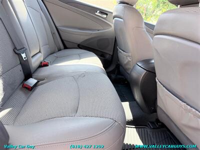 2011 Hyundai SONATA SE - Photo 17 - Reseda, CA 91335