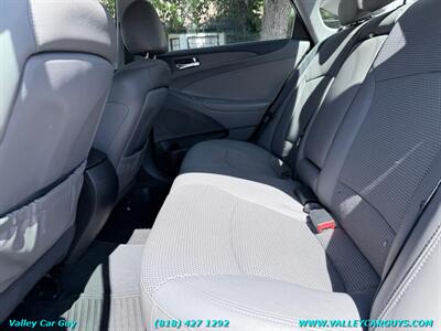 2011 Hyundai SONATA SE - Photo 16 - Reseda, CA 91335