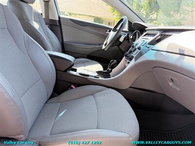 2011 Hyundai SONATA SE - Photo 10 - Reseda, CA 91335