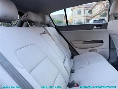 2017 Kia Sportage LX - Photo 19 - Reseda, CA 91335