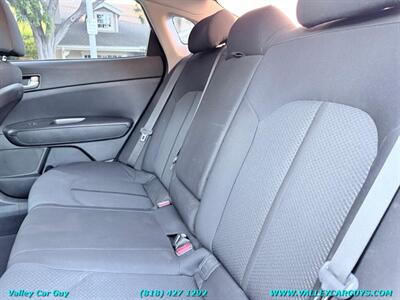 2016 Kia Optima LX   - Photo 18 - Reseda, CA 91335