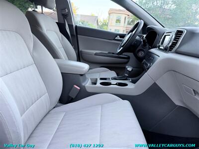 2017 Kia Sportage LX   - Photo 9 - Reseda, CA 91335